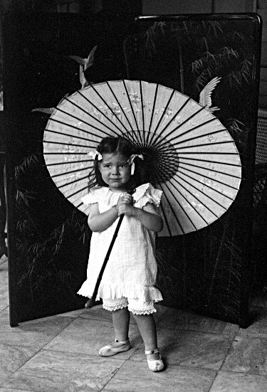 Colette à 4 ans, 1908, Canton, Chine